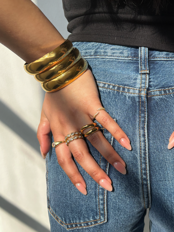 Statement Gold Nova Bangle